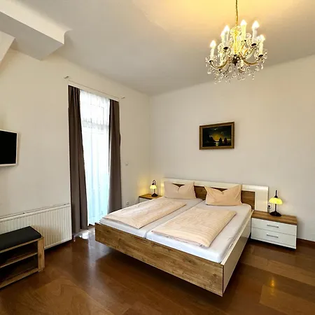 Hotel Zu Den Linden 2*