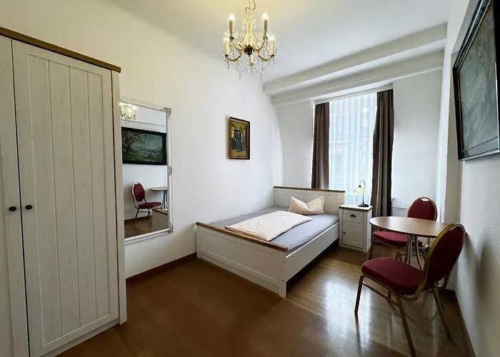 Hotel Zu Den Linden 2*