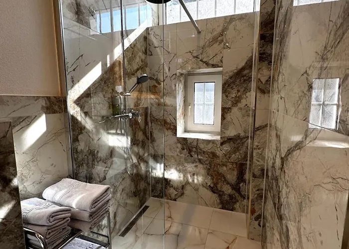 Отель Zu Den Linden 2*