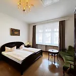 Hotel Zu Den Linden Drezno