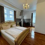 Zu Den Linden Hotel