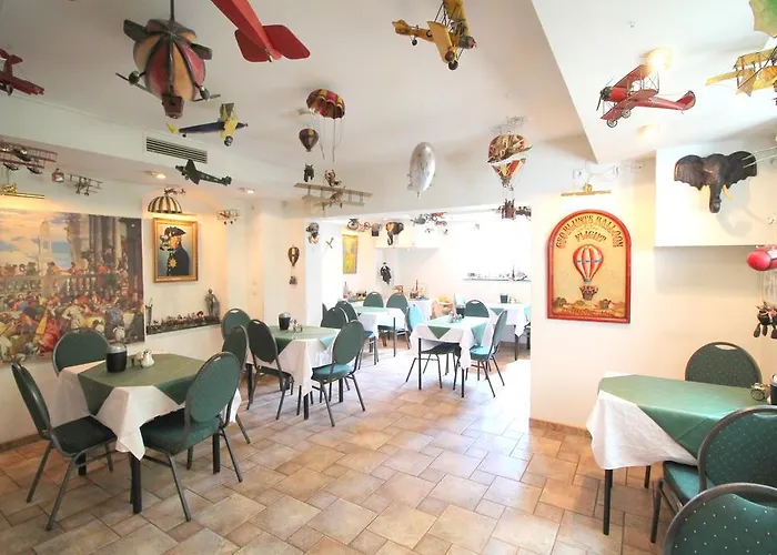 Zu Den Linden Отель