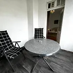 Zu Den Linden